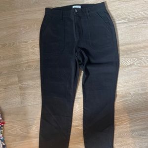 Black cropped pant